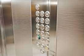 معنی حروف روی دکمه ها در آسانسور